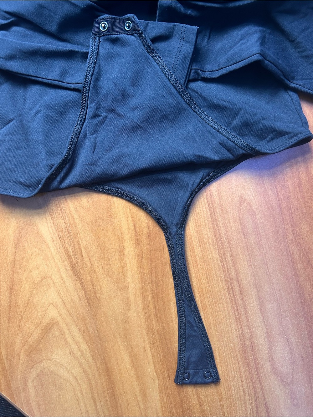 Aritzia Original Contour Bodysuit Crew Small Black - Picture 5 of 7